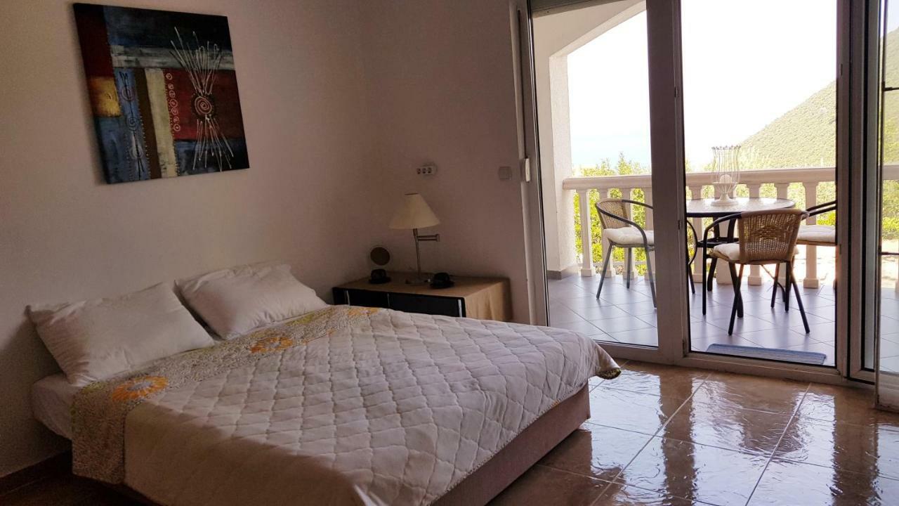 Apartmani Lazarevic 루시티차 외부 사진