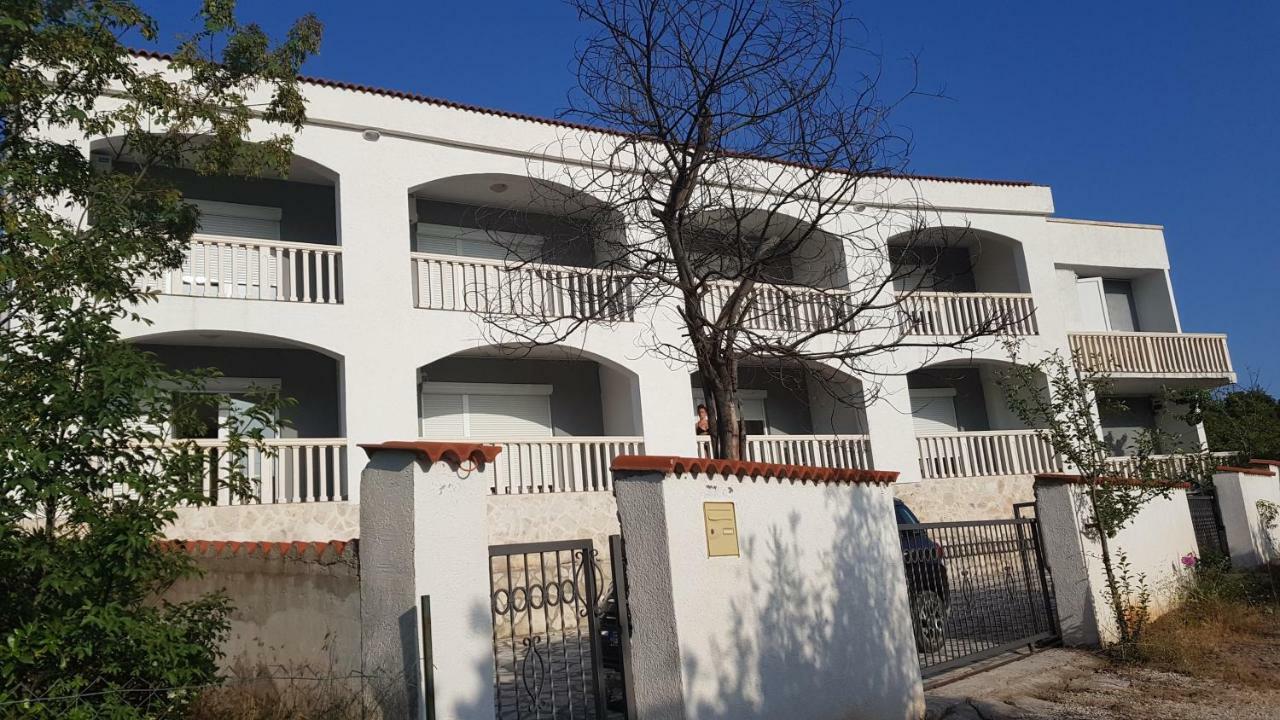 Apartmani Lazarevic 루시티차 외부 사진